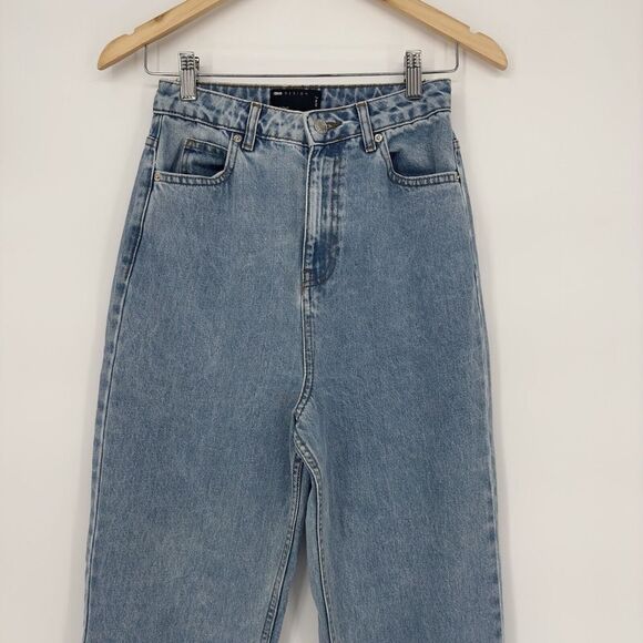 Asos Design Denim Women's Sz 25 x 36 High Waisted Light‎ Wash Straight Leg Jeans - Picture 3 of 9